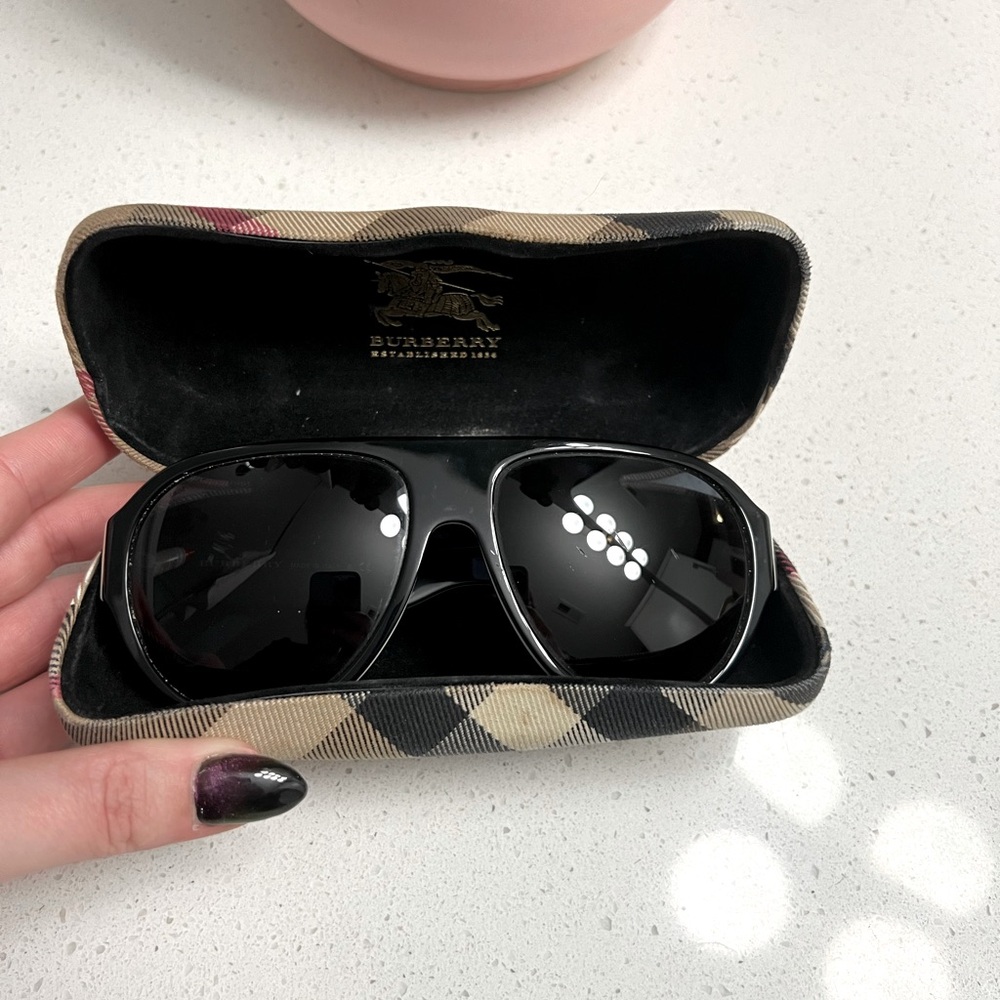 Burberry Black Aviators with case